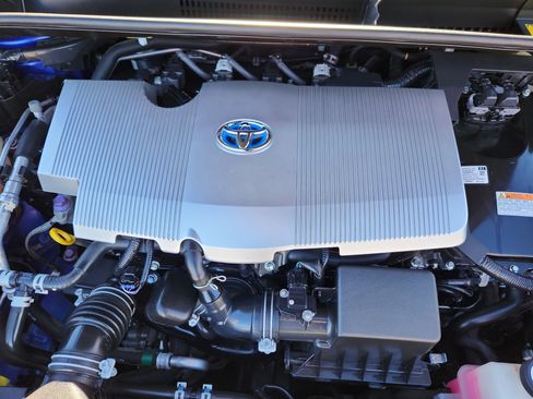 Used 2017 Toyota Prius Three Touring image 16