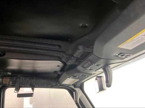 Used 2022 Jeep Gladiator Rubicon w/ LED Lighting Group AWD/4WD image 19