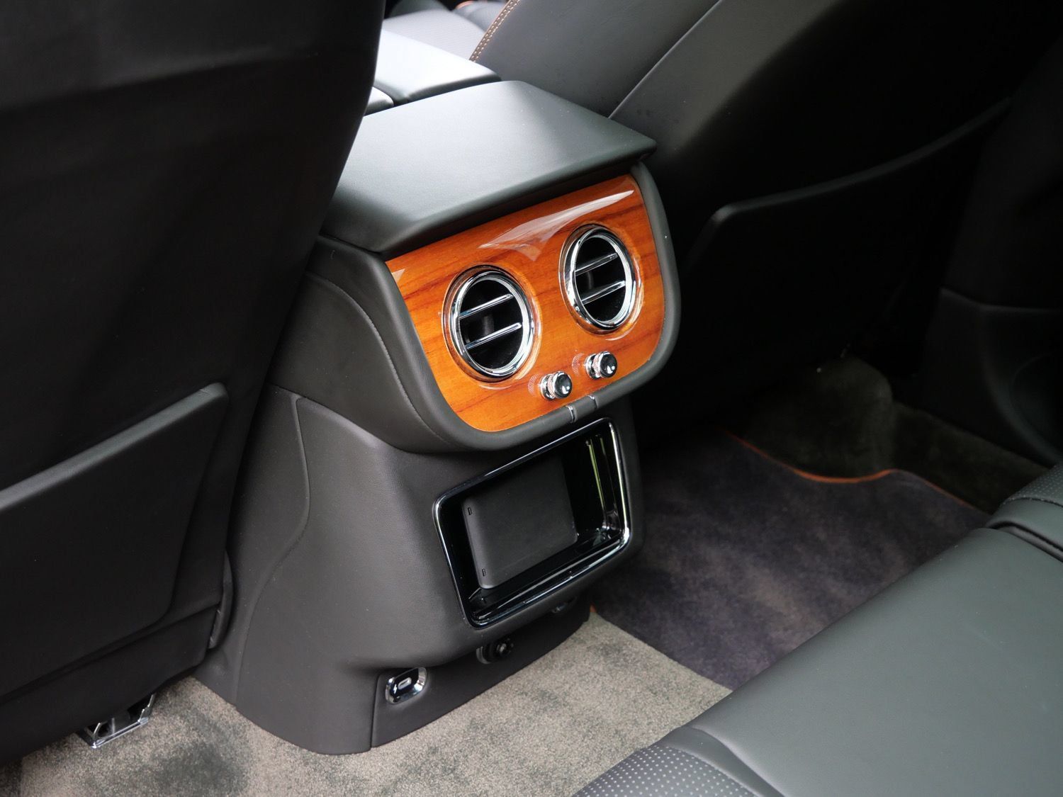 Used 2022 Bentley Bentayga AWD/4WD image 19