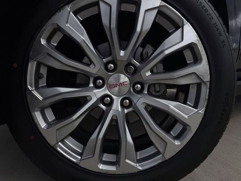 Used 2021 GMC Yukon Denali image 9