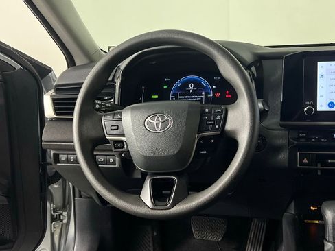 Used 2025 Toyota Camry LE image 13