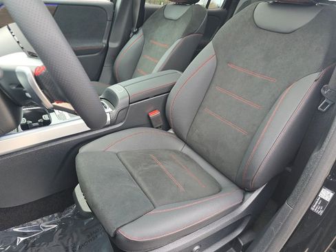 New 2026 Mercedes-Benz GLB 250 4MATIC image 21