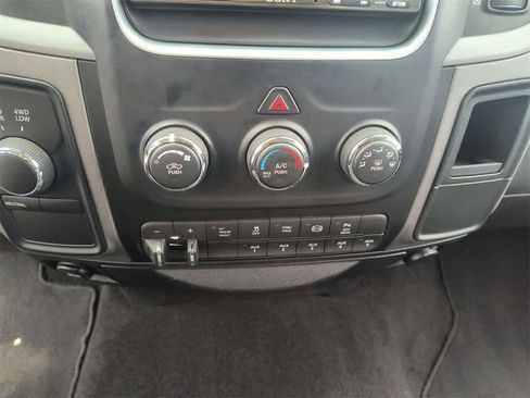 Used 2017 RAM 2500 Tradesman w/ Chrome Appearance Group image 18