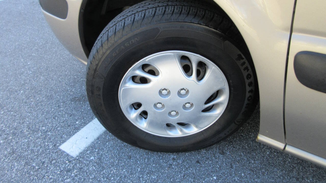 Used 2002 Chevrolet Venture Plus FWD image 38