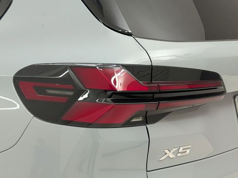 New 2026 BMW X5 sDrive40i w/ M Sport Package image 8