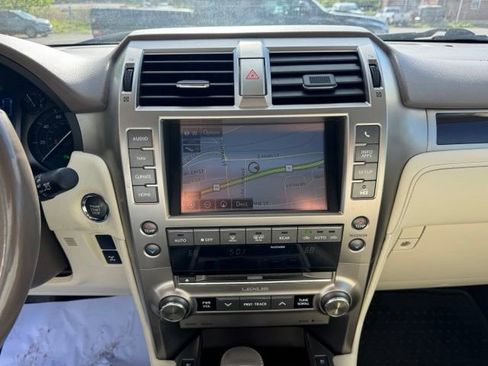 Used 2018 Lexus GX 460 Premium w/ Premium Package AWD/4WD image 23