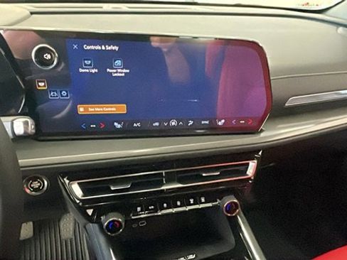 New 2026 Chevrolet Traverse LT w/ LPO, Floor Liner Package image 12