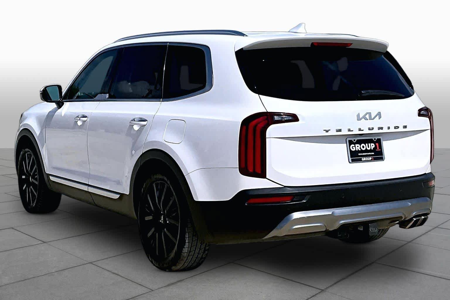 Used 2022 Kia Telluride SX w/ Towing Package FWD image 11