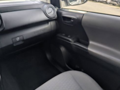 Used 2020 Toyota Tacoma SR image 18