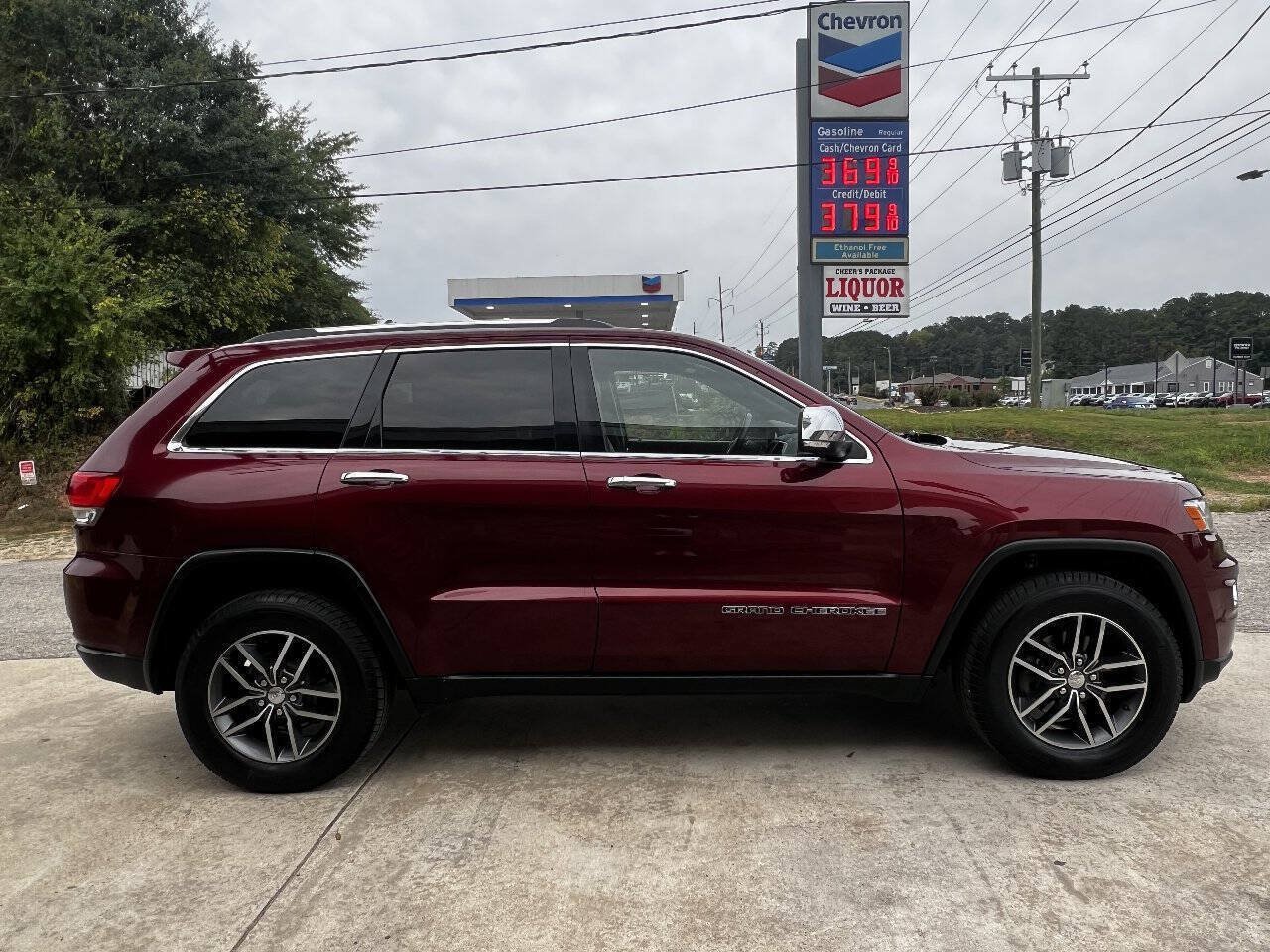 Used 2017 Jeep Grand Cherokee Limited AWD/4WD image 7