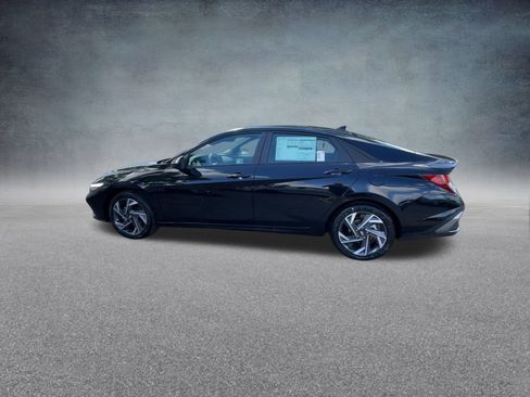Used 2025 Hyundai Elantra Sport image 15