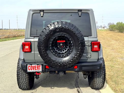 Used 2018 Jeep Wrangler Unlimited Rubicon image 9