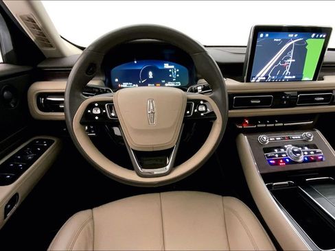 Used 2023 Lincoln Aviator Reserve w/ Equipment Group 201A image 4