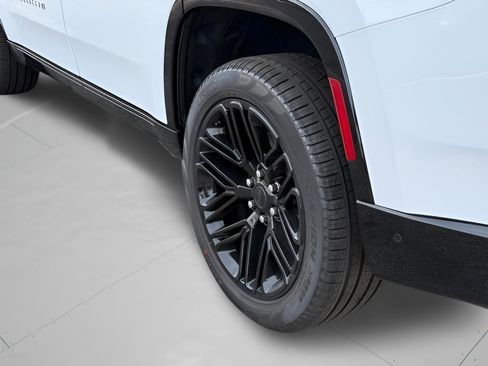 New 2026 Jeep Grand Wagoneer Limited AWD/4WD image 33