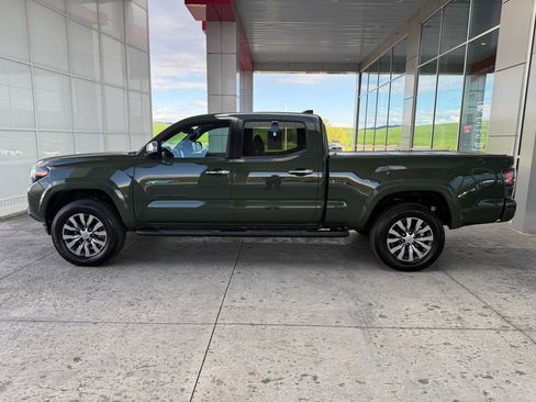 Used 2021 Toyota Tacoma Limited AWD/4WD image 6