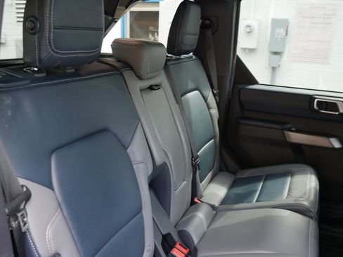 Used 2022 Ford Bronco Outer Banks image 27