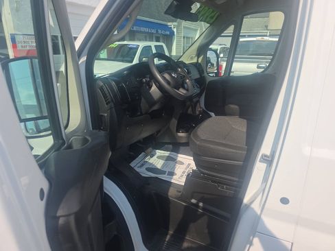 Used 2022 RAM ProMaster 2500 FWD image 9
