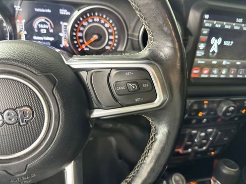 Used 2020 Jeep Gladiator Overland image 16