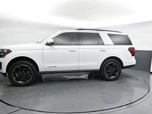Used 2022 Ford Expedition Limited AWD/4WD image 6