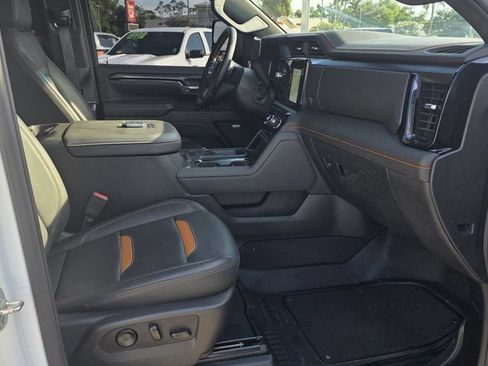 Used 2025 GMC Sierra 2500 AT4 AWD/4WD image 6