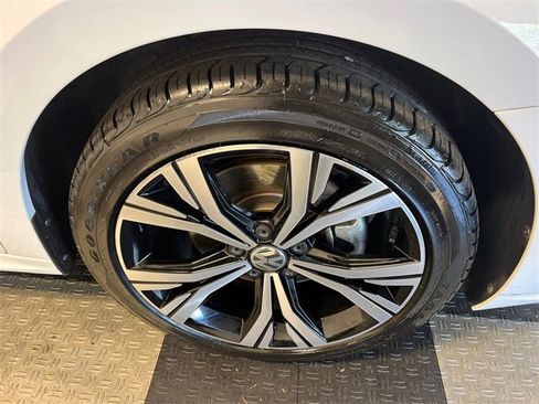 Used 2022 Volkswagen Passat 2.0T SE image 9