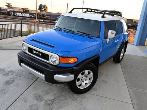 Used 2008 Toyota FJ Cruiser 2WD image 28