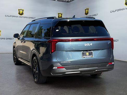 Used 2025 Kia Carnival SX Prestige image 7