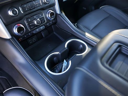 Used 2021 GMC Yukon XL SLT w/ SLT Premium Package image 24