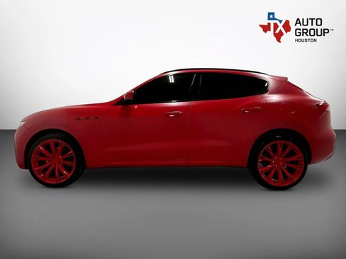 Used 2017 Maserati Levante w/ Luxury Package AWD/4WD image 9