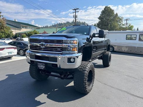 Used 2015 Chevrolet Silverado 2500 LTZ w/ Duramax Plus Package image 4