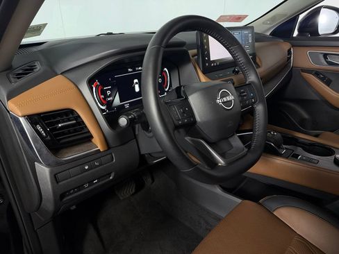 Used 2026 Nissan Rogue Platinum w/ Platinum Premium Package AWD/4WD image 14