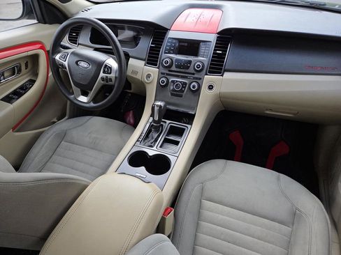 Used 2014 Ford Taurus SE FWD image 16