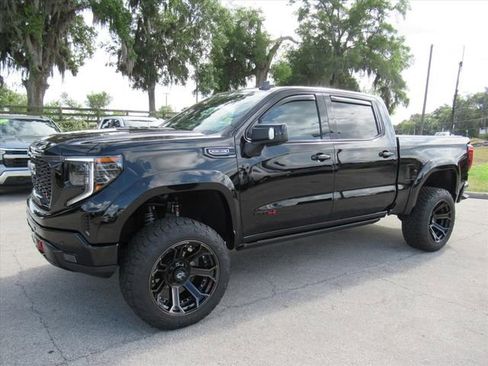 Used 2024 GMC Sierra 1500 AT4 w/ Technology Package AWD/4WD image 4