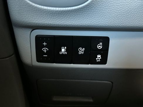Used 2019 Kia Soul EV + FWD image 32