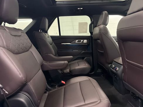 New 2026 Ford Explorer Platinum image 30
