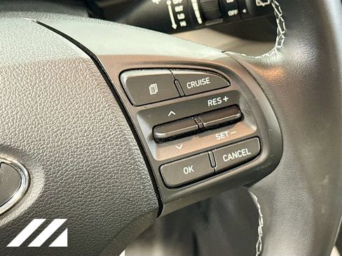 Used 2022 Hyundai Venue SEL FWD image 13