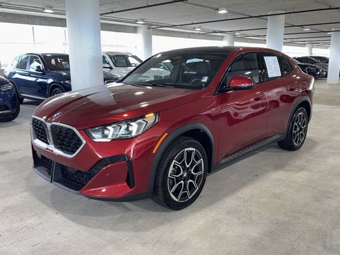 Used 2024 BMW X2 xDrive28i AWD/4WD image 3