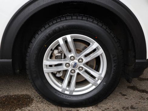 Used 2020 Ford Explorer XLT w/ Equipment Group 202A image 37