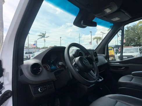 Used 2024 Mercedes-Benz Sprinter 2500 170 Extended Cargo image 14