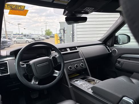 Used 2020 Land Rover Discovery Landmark AWD/4WD image 10