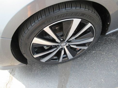 Used 2021 Nissan Altima 2.5 SR FWD image 13