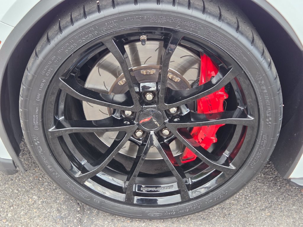 Used 2019 Chevrolet Corvette Grand Sport RWD image 12