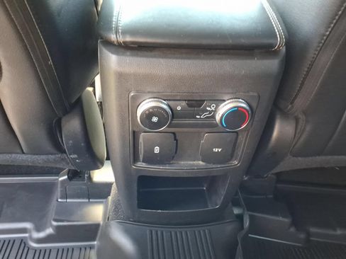 Used 2021 Ford Explorer XLT w/ Equipment Group 202A AWD/4WD image 33