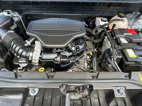 Used 2023 GMC Acadia Denali w/ Denali Technology Package AWD/4WD image 10