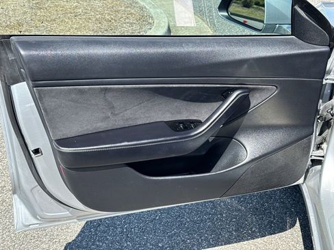Used 2018 Tesla Model 3 image 10