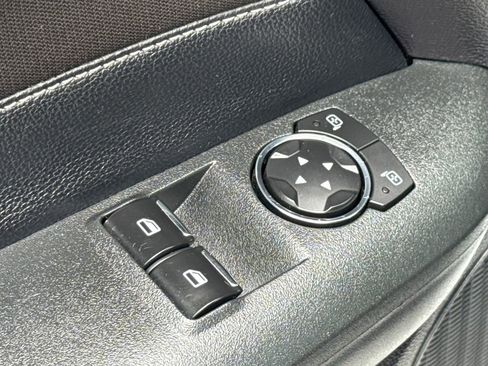 Used 2019 Ford Mustang Coupe RWD image 19