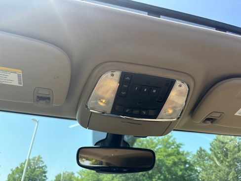 Used 2017 Jeep Grand Cherokee Limited AWD/4WD image 15