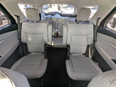 New 2026 Ford Explorer Active w/ Active Comfort Package image 16