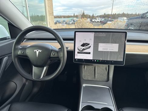 Used 2021 Tesla Model Y 2WD image 15