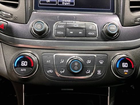 Used 2018 Chevrolet Impala LT FWD image 35
